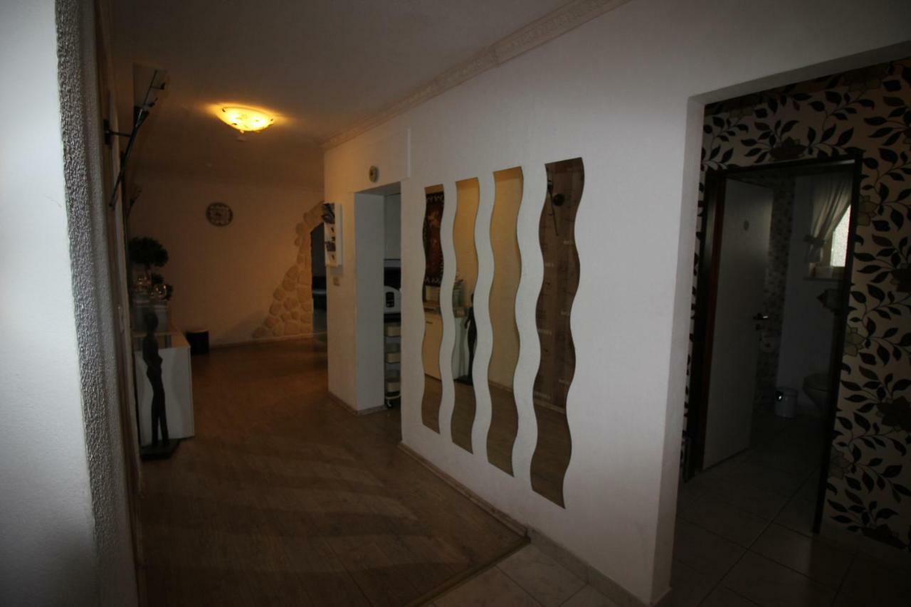 Haus Abbi, Ferienwohnung Mit Schwimmbad Hage Экстерьер фото